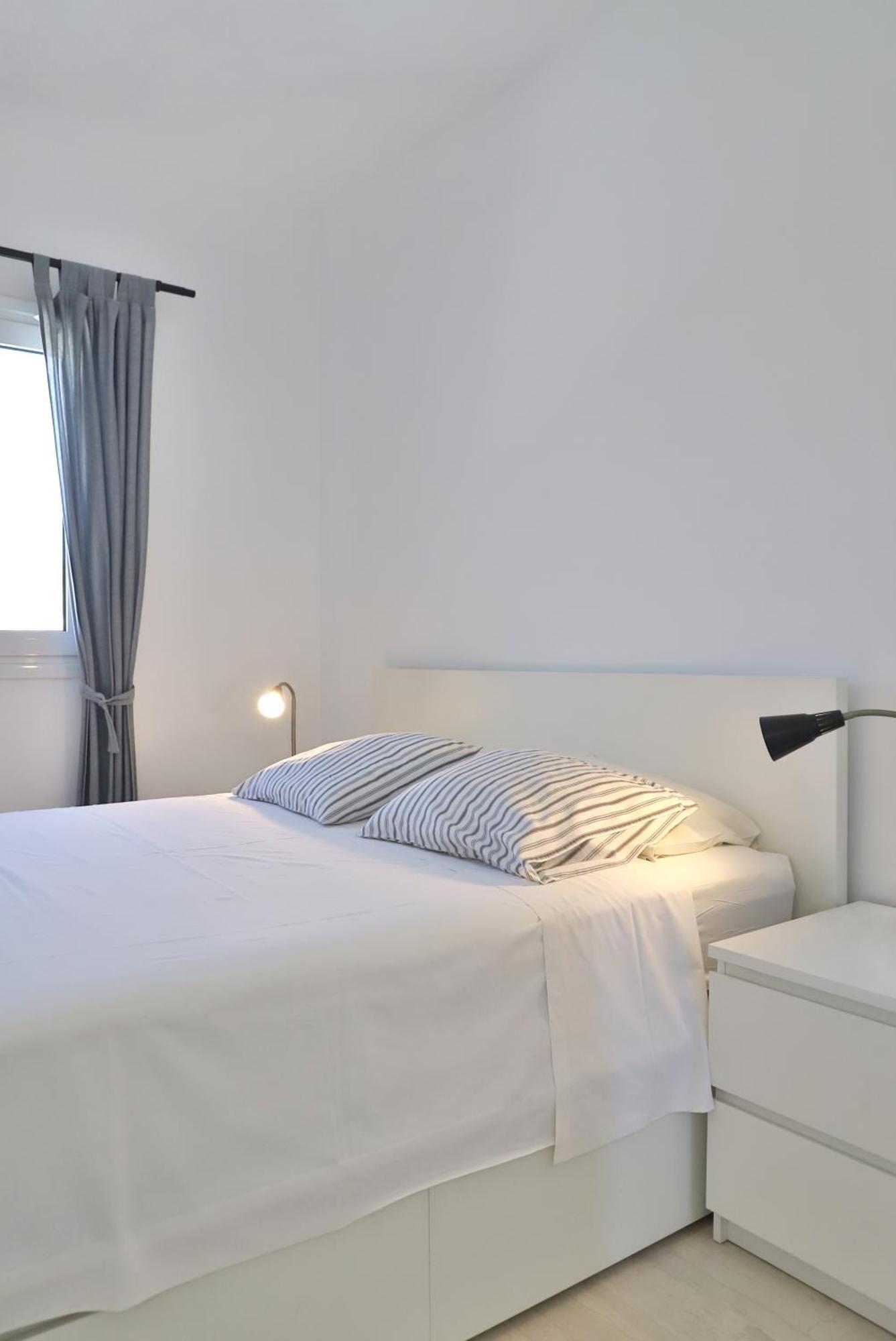 Helios Studios & Apartments Makrýgialos Екстериор снимка