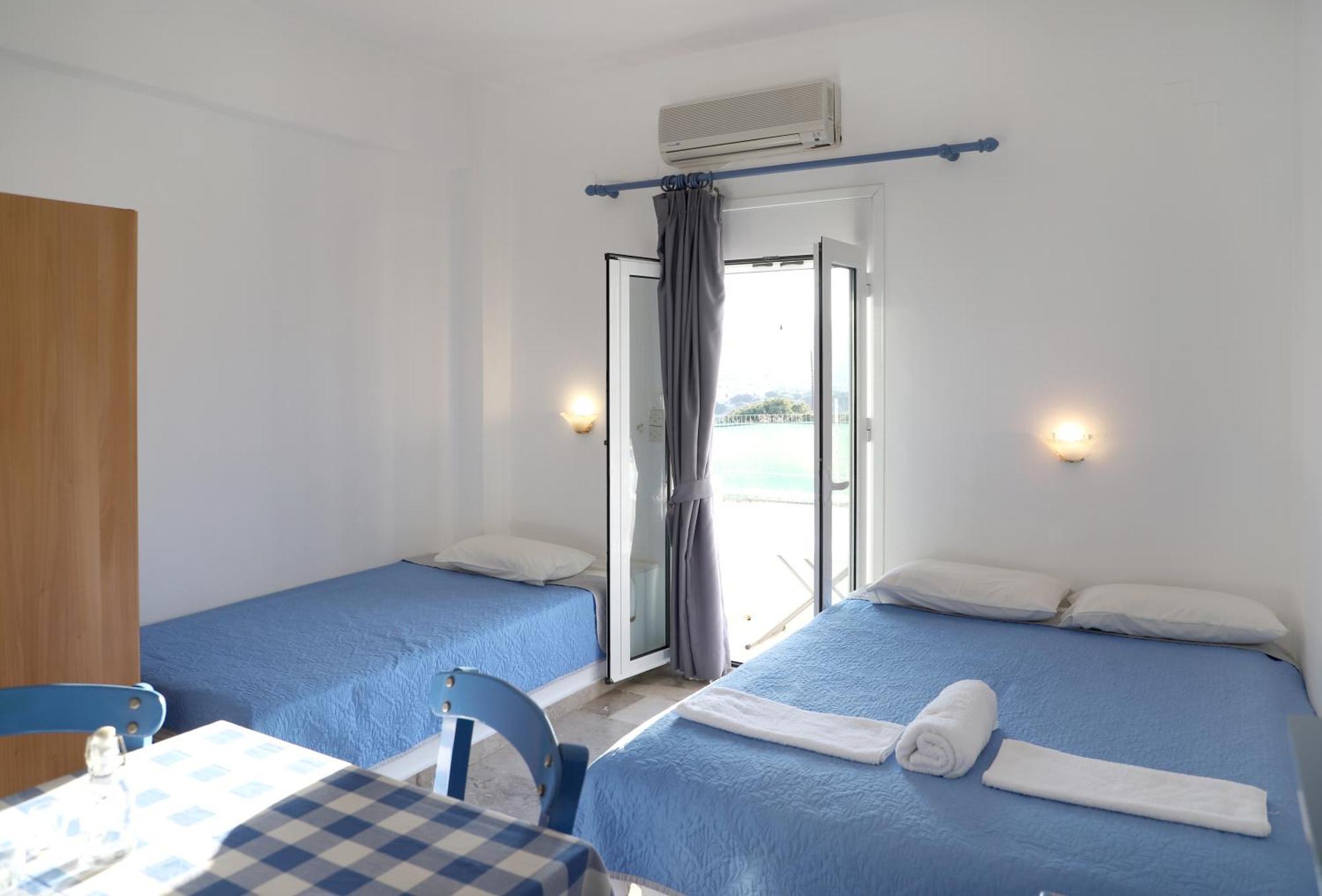 Helios Studios & Apartments Makrýgialos Екстериор снимка