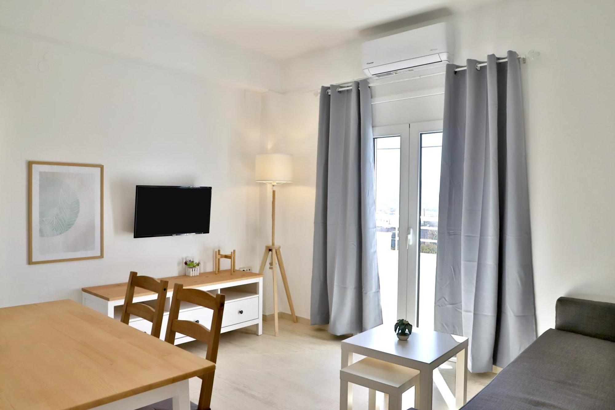 Helios Studios & Apartments Makrýgialos Екстериор снимка